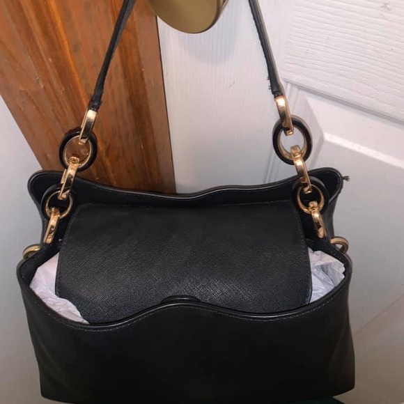 Michael Kors purse - Picture 3 of 7